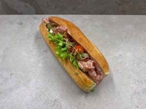 Surdegsbaguette (Salami/Brie)